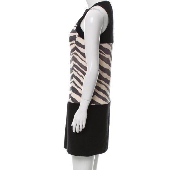 Emilio Pucci
Wool Animal Print Dress
Size: L - Picture 4 of 4